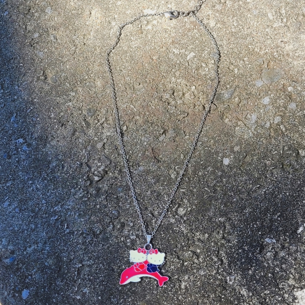 Hello Kitty 🎀 Silver Necklace - Picture 2 of 2